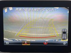 ●ガイドライン付きバックカメラ：不安な駐車もこれで安心！ガイドライン付きなので狭い箇所での駐車もラクラクです！ 6