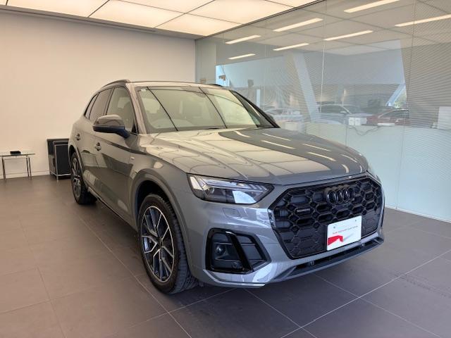 Q5 40TDIクワトロ Sライン ブラックスタイリング/Sline/パーキングアシスト/アンビエントライト/全方位カメラ/クルーズコントロール/AppleCarplay/マトリクスLED/パワーバックドア/Bluetooth(3枚目)