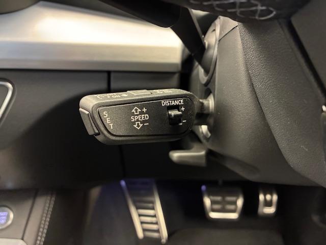 Q5 40TDIクワトロ Sライン ブラックスタイリング/Sline/パーキングアシスト/アンビエントライト/全方位カメラ/クルーズコントロール/AppleCarplay/マトリクスLED/パワーバックドア/Bluetooth(9枚目)