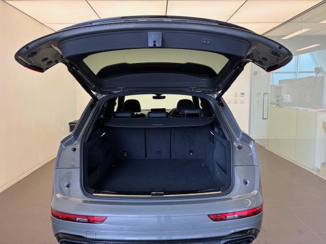 Q5 40TDIクワトロ Sライン ブラックスタイリング/Sline/パーキングアシスト/アンビエントライト/全方位カメラ/クルーズコントロール/AppleCarplay/マトリクスLED/パワーバックドア/Bluetooth(18枚目)