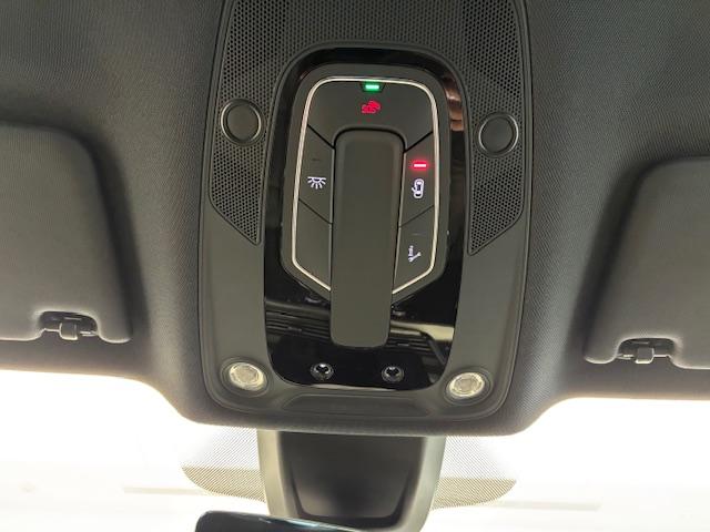 Q5 40TDIクワトロ Sライン ブラックスタイリング/Sline/パーキングアシスト/アンビエントライト/全方位カメラ/クルーズコントロール/AppleCarplay/マトリクスLED/パワーバックドア/Bluetooth(31枚目)