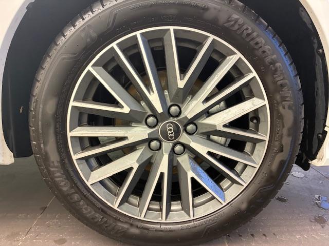 Q3スポーツバック 35TDIクワトロ Sライン 禁煙車/レンタカーアップ/ブラックスタイリング/4WD/クワトロ/マルチカラーアンビエントライト/Bluetooth/AppleCarplay/クルーズコントロール/全方位カメラ(7枚目)