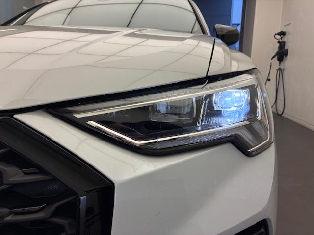 Q3スポーツバック 35TDIクワトロ Sライン 禁煙車/レンタカーアップ/ブラックスタイリング/4WD/クワトロ/マルチカラーアンビエントライト/Bluetooth/AppleCarplay/クルーズコントロール/全方位カメラ(8枚目)