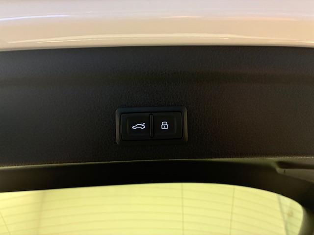 Q3スポーツバック 35TDIクワトロ Sライン 禁煙車/レンタカーアップ/ブラックスタイリング/4WD/クワトロ/マルチカラーアンビエントライト/Bluetooth/AppleCarplay/クルーズコントロール/全方位カメラ(18枚目)