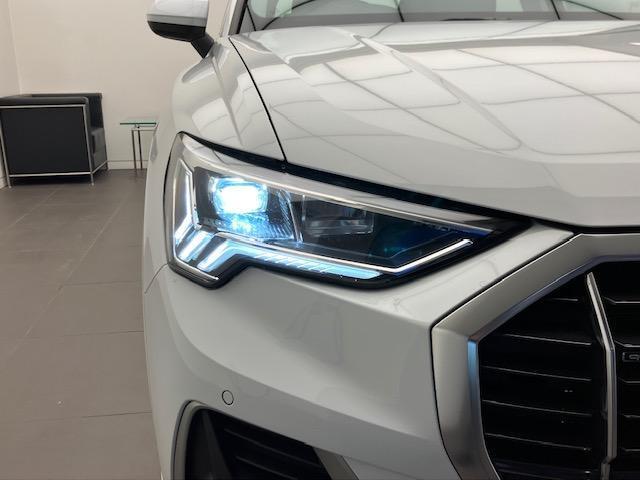 Ｑ３ ３５ＴＤＩクワトロアドバンスド　Ｑ３アドバンス／試乗車／４ＷＤ／クワトロ／ＡｐｐｌｅＣａｒｐｌａｙ／クルーズコントロール／電動リアゲート／クルーズコントロール／バーチャルコックピット／ディーゼル／ダイナミックインディゲーター／（8枚目）