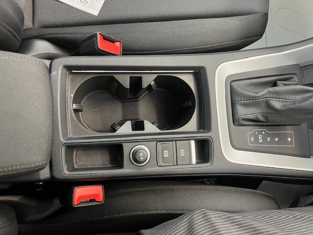 Ｑ３ ３５ＴＤＩクワトロアドバンスド　Ｑ３アドバンス／試乗車／４ＷＤ／クワトロ／ＡｐｐｌｅＣａｒｐｌａｙ／クルーズコントロール／電動リアゲート／クルーズコントロール／バーチャルコックピット／ディーゼル／ダイナミックインディゲーター／（12枚目）