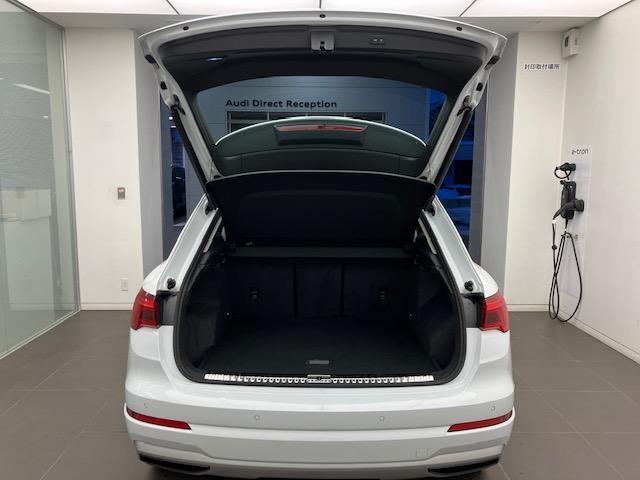 Ｑ３ ３５ＴＤＩクワトロアドバンスド　Ｑ３アドバンス／試乗車／４ＷＤ／クワトロ／ＡｐｐｌｅＣａｒｐｌａｙ／クルーズコントロール／電動リアゲート／クルーズコントロール／バーチャルコックピット／ディーゼル／ダイナミックインディゲーター／（18枚目）