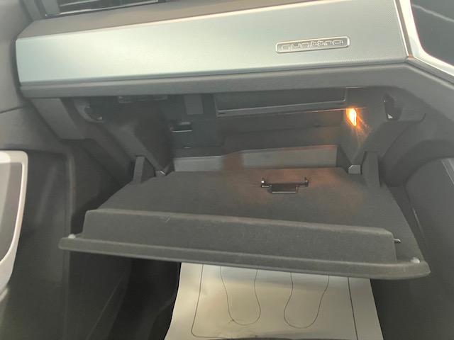 Ｑ３ ３５ＴＤＩクワトロアドバンスド　Ｑ３アドバンス／試乗車／４ＷＤ／クワトロ／ＡｐｐｌｅＣａｒｐｌａｙ／クルーズコントロール／電動リアゲート／クルーズコントロール／バーチャルコックピット／ディーゼル／ダイナミックインディゲーター／（26枚目）