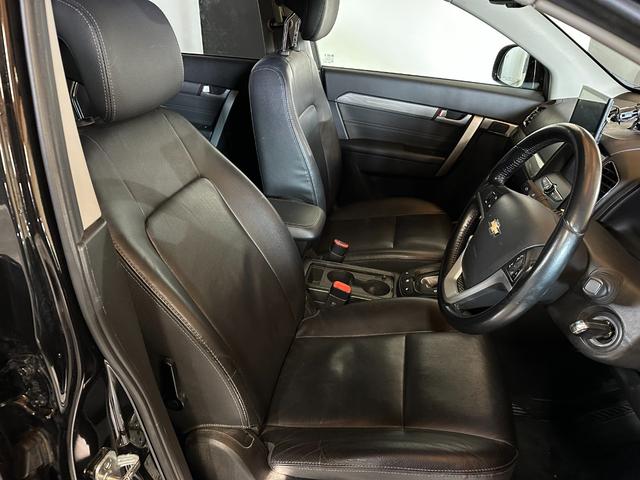 シボレーキャプティバ ラグジュアリー SR/レザーシート/シートヒーター/アップルカープレイ搭載(13枚目)