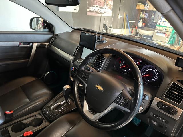 シボレーキャプティバ ラグジュアリー SR/レザーシート/シートヒーター/アップルカープレイ搭載(15枚目)