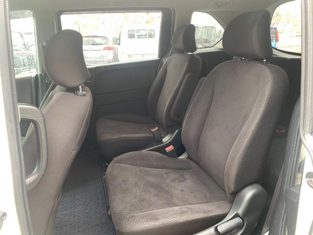 フリード Ｇ　ジャストセレクション　メモリ―ナビ　フルセグ　バックカメラ　パワースライドドア　キーレスキー　ＨＩＤヘッドライト（7枚目）