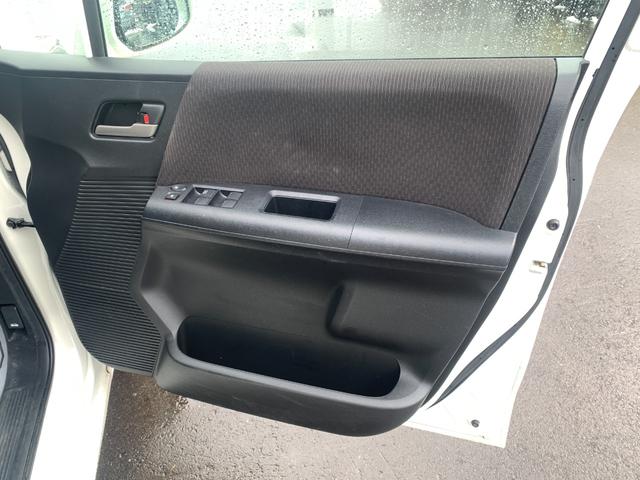 フリード Ｇ　ジャストセレクション　メモリ―ナビ　フルセグ　バックカメラ　パワースライドドア　キーレスキー　ＨＩＤヘッドライト（12枚目）