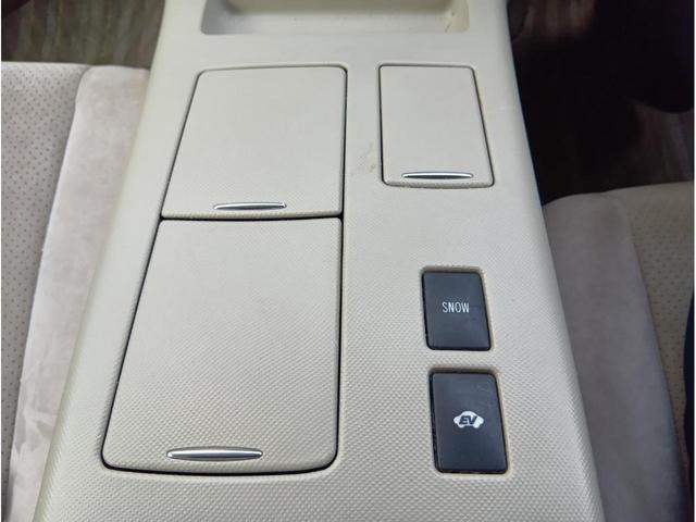 エスティマハイブリッド Ｇ　サイドリフトアップシート装着車　ナビ　ＴＶ　両側ＰＳドア　フロント・サイド・バックカメラ　クリアランスソナー（16枚目）