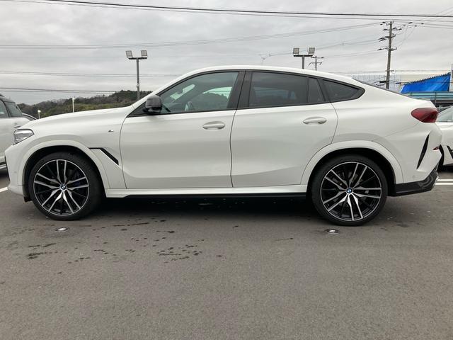 ｘＤｒｉｖｅ　３５ｄ　Ｍスポーツ　認定中古車アクティブクルーズコントロール　サンルーフ２２アルミホイール　カーボンスポイラー　カーボンドアミラー　ハーマンカードンスピーカー(4枚目)