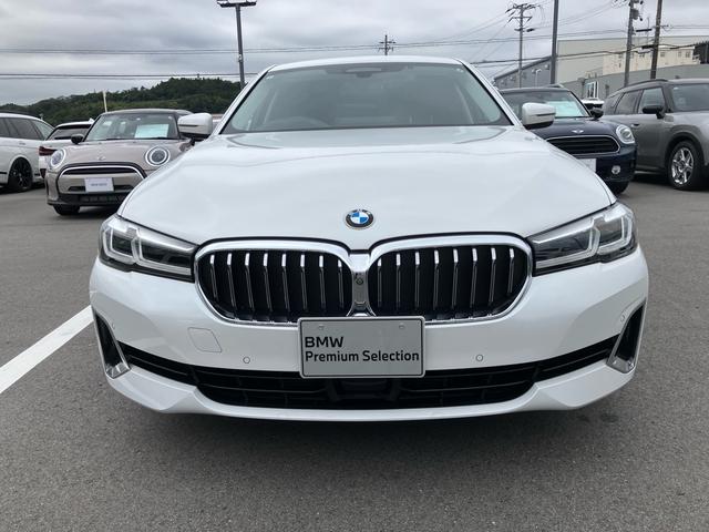 ５シリーズ ５２３ｄ　ｘＤｒｉｖｅ　ラグジュアリー　ＥＤジョイ＋　認定中古車アクティブクルーズコントロール　ブラックレザーシート　シートヒーター　アップルカープレイ　全周囲カメラ　地デジチューナー（2枚目）