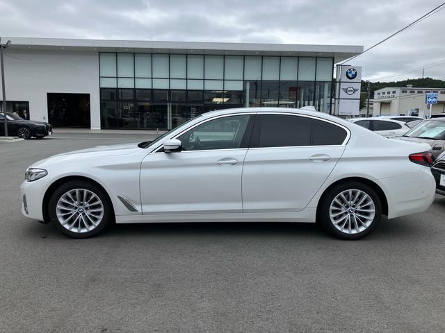 ５シリーズ ５２３ｄ　ｘＤｒｉｖｅ　ラグジュアリー　ＥＤジョイ＋　認定中古車アクティブクルーズコントロール　ブラックレザーシート　シートヒーター　アップルカープレイ　全周囲カメラ　地デジチューナー（5枚目）