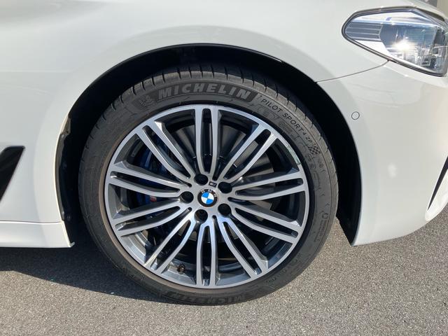 ５シリーズ ５４０ｉ　ｘＤｒｉｖｅツーリング　Ｍスポーツ　ガラスサンルーフ　ハーマンカードンスピーカー　アクティブクルーズコントロ―ル　ヘッドアップディスプレイ　ブラックレザーシート　フロント・リヤシートヒーター　３６０度カメラ（12枚目）