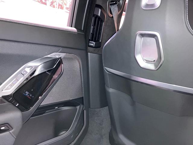 ｉ７ ｘＤｒｉｖｅ　６０　Ｍスポーツ　リヤエンターテインメント　リヤコンフォートパッケージ　　エグゼクティブラウンジシート　ＢＭＷインディビジュアルシート２１インチアルミホイール　フロント・リヤシマッサージシート　ベンチレーションシート（49枚目）