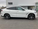 Ｘ６ ｘＤｒｉｖｅ　３５ｄ　Ｍスポーツ　認定中古車アクティブクルーズコントロール　サンルーフ２２アルミホイール　カーボンスポイラー　カーボンドアミラー　ハーマンカードンスピーカー（5枚目）