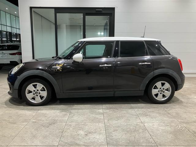 ＭＩＮＩ クーパー　認定中古車　ナビゲーション　社外バックカメラ　地デジチューナー（5枚目）