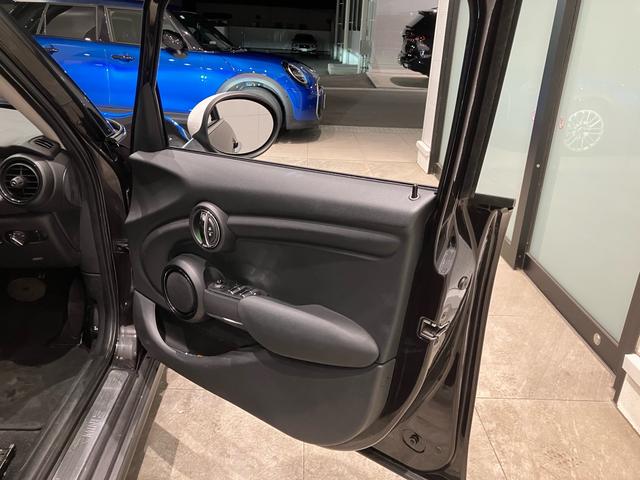 ＭＩＮＩ クーパー　認定中古車　ナビゲーション　社外バックカメラ　地デジチューナー（10枚目）
