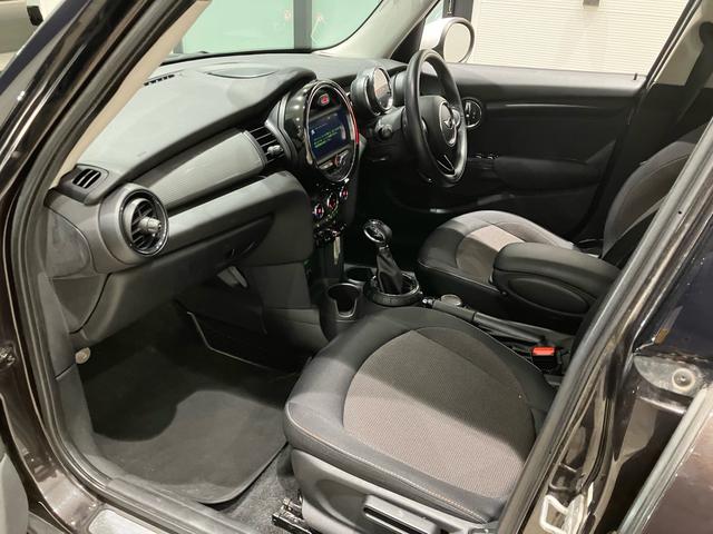 ＭＩＮＩ クーパー　認定中古車　ナビゲーション　社外バックカメラ　地デジチューナー（13枚目）