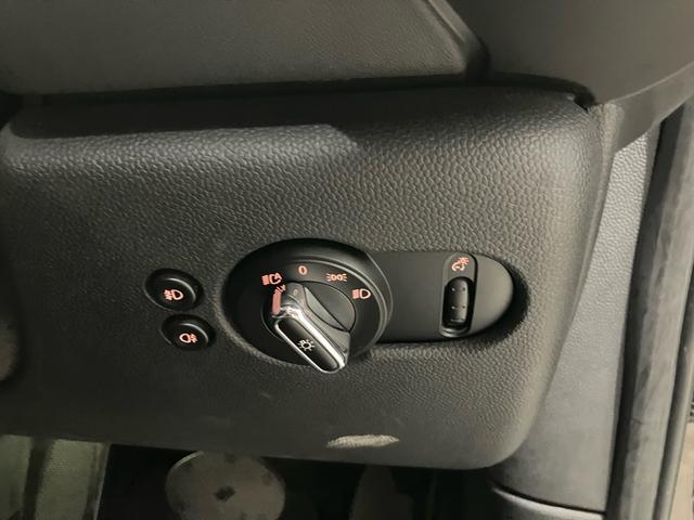 ＭＩＮＩ クーパー　認定中古車　ナビゲーション　社外バックカメラ　地デジチューナー（19枚目）