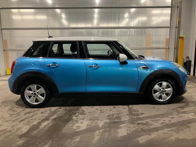 MINI クーパーD 認定中古車 ナビゲーション バックカメラ ETC Buletooth スマートキー(4枚目)
