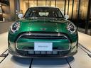 MINI クーパーDプレミアムプラスパッケージクラシックトリム アクティブクルーズコントロール クラッシクトリム アップルカープレイ シートヒーター スマートキー バックカメラ 中古車画像_2
