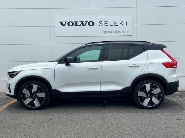 ＸＣ４０リチャージ リチャージ　アルティメットシングルモーター　登録済未使用車　テイラードウール　ピクセルＬＥＤヘッドライト　サンルーフ　グーグル搭載　ステアリング＆シートヒーター　Ｐテールゲート　ＡＣＣ　ＥＴＣ　純正２０インチＡＷ　新車保証継承（4枚目）