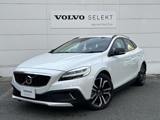 Ｖ４０ クロスカントリー　Ｔ５　ＡＷＤ　モメンタム　フルセグナビ　ＡＣＣ　Ｂカメラ　ＬＥＤヘッド　スマートキー　純正１８インチＡＷ　ハーフレザー　シートヒーター　パドルシフト　衝突軽減システム　レーンキープ（41枚目）