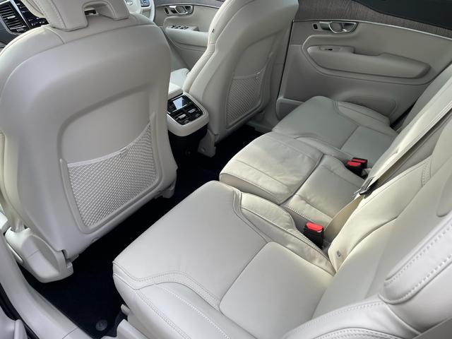 ＸＣ９０ アルティメット　Ｂ５　ＡＷＤ　白革　Ｂ＆Ｗスピーカー　サンルーフ　ＬＥＤヘッド　３６０度カメラ　純正２０インチＡＷ　マッサージ機能付シート　木目インパネ　ＥＴＣ　電動リアゲート　レーンキープ（74枚目）