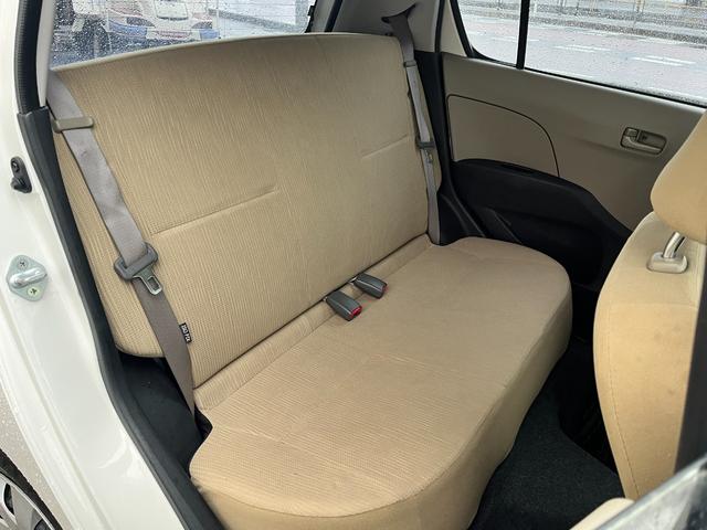 リアシートは使用感が無く綺麗です！