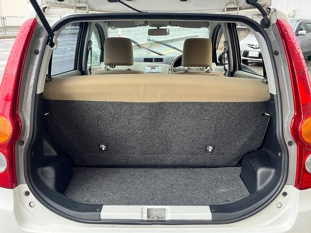シートを倒せば、たくさん荷物を詰めて便利です！