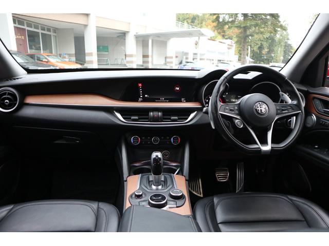 ステルヴィオ ファーストエディション レザーエクスクルーシブ 20インチ レッドキャリパー(4枚目)