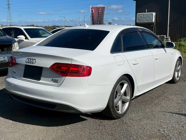 Ａ４ ２．０ＴＦＳＩクワトロ　オートエアコン　盗難防止システム　ナビ　ＡＢＳ　パワーウィンドウ　Ｐシート　パワーステアリング　エアバッグ　ＨＤＤナビ　４ｗｄ　ＥＴＣ　電動格納ミラー（4枚目）