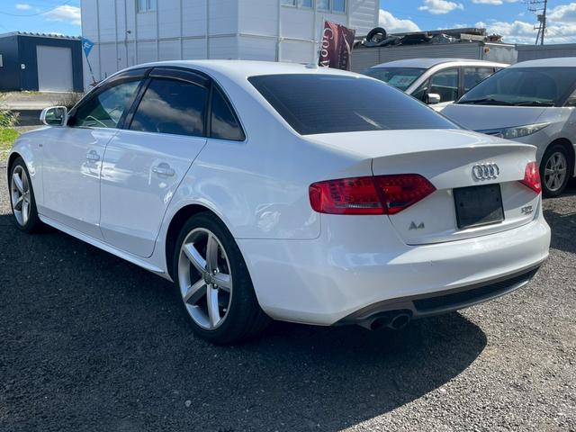Ａ４ ２．０ＴＦＳＩクワトロ　オートエアコン　盗難防止システム　ナビ　ＡＢＳ　パワーウィンドウ　Ｐシート　パワーステアリング　エアバッグ　ＨＤＤナビ　４ｗｄ　ＥＴＣ　電動格納ミラー（5枚目）