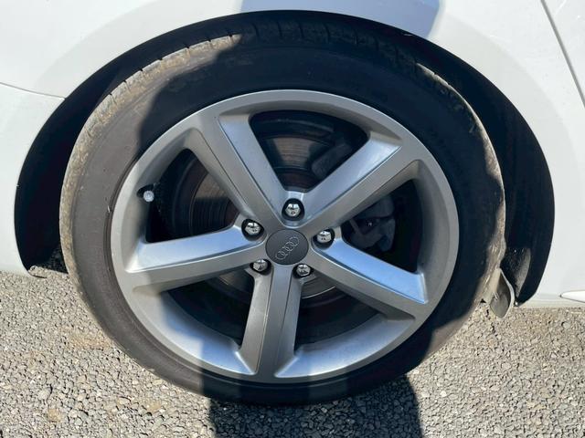 Ａ４ ２．０ＴＦＳＩクワトロ　オートエアコン　盗難防止システム　ナビ　ＡＢＳ　パワーウィンドウ　Ｐシート　パワーステアリング　エアバッグ　ＨＤＤナビ　４ｗｄ　ＥＴＣ　電動格納ミラー（18枚目）