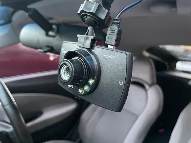 ＣＲ－Ｚ α　ナビ　バックカメラ　ＴＶ　ＥＴＣ　ＨＩＤ　ドラレコ　クルコン　オートライト　スマートキー　パドルシフト　ミラーウィンカー　ドアバイザー　プライバシーガラス　フォグ　ＡＵＴＯエアコン　ＣＤ＆ＤＶＤ　ＡＷ（16枚目）