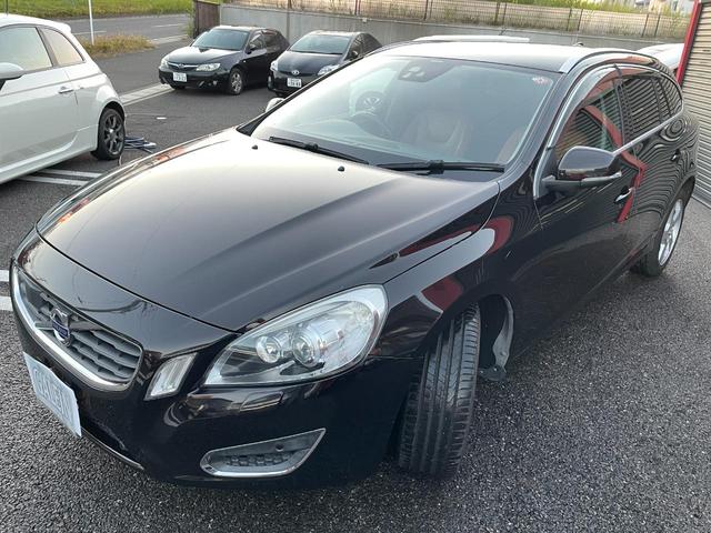 Ｖ６０ Ｔ４　茶革　禁煙　ナビ　バックカメラ　ＴＶ　ＢＴ接　ＥＴＣ　ＨＩＤ　オートライト　クルコン　電動シート　シートヒーター　スマートキー　障害物センサー　ＣＤ＆ＤＶＤ　衝突軽減ブレーキ　ＢＬＩＳ　レーンアシスト（28枚目）