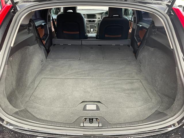 Ｖ６０ Ｔ４　茶革　禁煙　ナビ　バックカメラ　ＴＶ　ＢＴ接　ＥＴＣ　ＨＩＤ　オートライト　クルコン　電動シート　シートヒーター　スマートキー　障害物センサー　ＣＤ＆ＤＶＤ　衝突軽減ブレーキ　ＢＬＩＳ　レーンアシスト（46枚目）