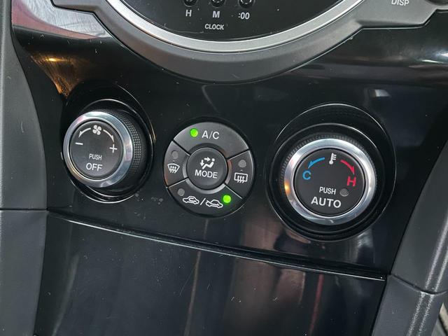 エアコンもしっかり効いていて良好な状態です♪スイッチの故障も無し♪パネルやスイッチ類にはキズや汚れ等も無くとれもキレイな状態です♪文字印字も消えずにはっきりと残っており操作性も良好です♪