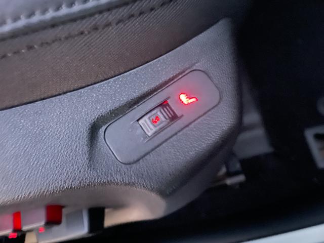 ジュリエッタ コンペティツィオーネ　記録簿１１枚／ハーフレザー／禁煙／ターボ／ナビ／バックカメラ／ＤＴＶ／Ｂｌｕｅｔｏｏｔｈ／ＥＴＣ／ＨＩＤ／オートライト／障害物センサー／キーレス／シートヒーター／電動シート／パドルシフト／ＡＡＣ／ＡＷ（13枚目）