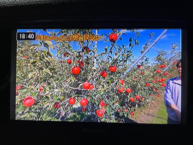 画質が綺麗なフルセグテレビを視聴することが出来ますので、遠出する際に同乗者も退屈することなくお乗り頂けます♪お子様がいらっしゃるご家族の方にももってこいの装備となっております♪