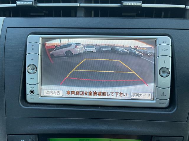 プリウス Ｓ　検・２年／ナビ／Ｂカメ／ＴＶ／ＥＴＣ／禁煙／Ｓキー／ＤＶＤ再生／ＡＵＸ接続端子／オートエアコン／プッシュスタート／Ｆフォグランプ／Ｄバイザー／Ｍウィンカー／Ｔチェーン／ドアバイザー／純正鍛造１５ＡＷ（8枚目）