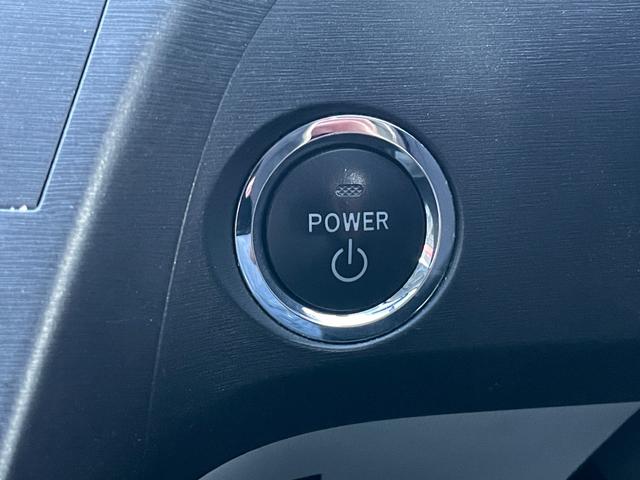 プリウス Ｓ　検・２年／ナビ／Ｂカメ／ＴＶ／ＥＴＣ／禁煙／Ｓキー／ＤＶＤ再生／ＡＵＸ接続端子／オートエアコン／プッシュスタート／Ｆフォグランプ／Ｄバイザー／Ｍウィンカー／Ｔチェーン／ドアバイザー／純正鍛造１５ＡＷ（11枚目）