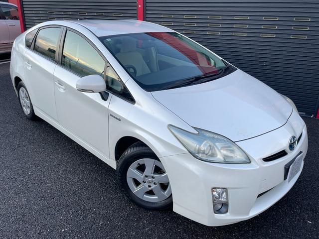 プリウス Ｓ　検・２年／ナビ／Ｂカメ／ＴＶ／ＥＴＣ／禁煙／Ｓキー／ＤＶＤ再生／ＡＵＸ接続端子／オートエアコン／プッシュスタート／Ｆフォグランプ／Ｄバイザー／Ｍウィンカー／Ｔチェーン／ドアバイザー／純正鍛造１５ＡＷ（22枚目）