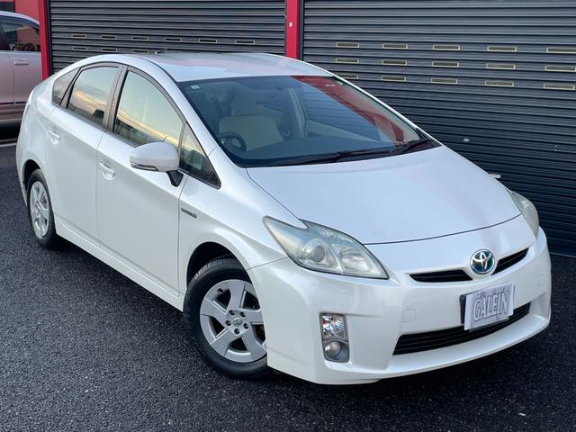 プリウス Ｓ　検・２年／ナビ／Ｂカメ／ＴＶ／ＥＴＣ／禁煙／Ｓキー／ＤＶＤ再生／ＡＵＸ接続端子／オートエアコン／プッシュスタート／Ｆフォグランプ／Ｄバイザー／Ｍウィンカー／Ｔチェーン／ドアバイザー／純正鍛造１５ＡＷ（23枚目）