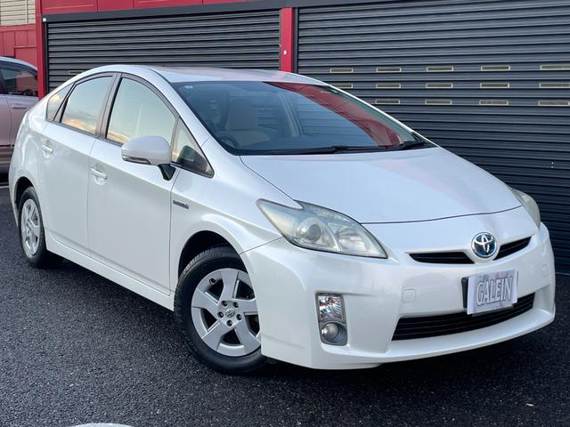 プリウス Ｓ　検・２年／ナビ／Ｂカメ／ＴＶ／ＥＴＣ／禁煙／Ｓキー／ＤＶＤ再生／ＡＵＸ接続端子／オートエアコン／プッシュスタート／Ｆフォグランプ／Ｄバイザー／Ｍウィンカー／Ｔチェーン／ドアバイザー／純正鍛造１５ＡＷ（24枚目）