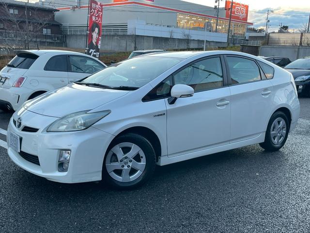 プリウス Ｓ　検・２年／ナビ／Ｂカメ／ＴＶ／ＥＴＣ／禁煙／Ｓキー／ＤＶＤ再生／ＡＵＸ接続端子／オートエアコン／プッシュスタート／Ｆフォグランプ／Ｄバイザー／Ｍウィンカー／Ｔチェーン／ドアバイザー／純正鍛造１５ＡＷ（27枚目）